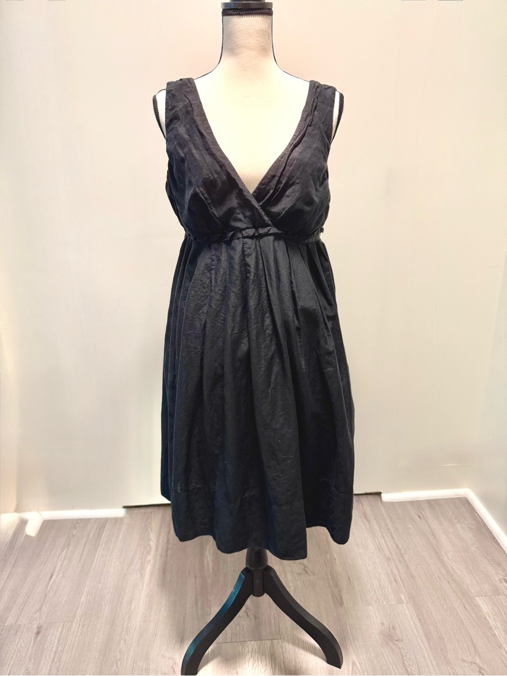 GAP EMPIRE Sleeveless Black V-Neck Women’s Dress Size 10
